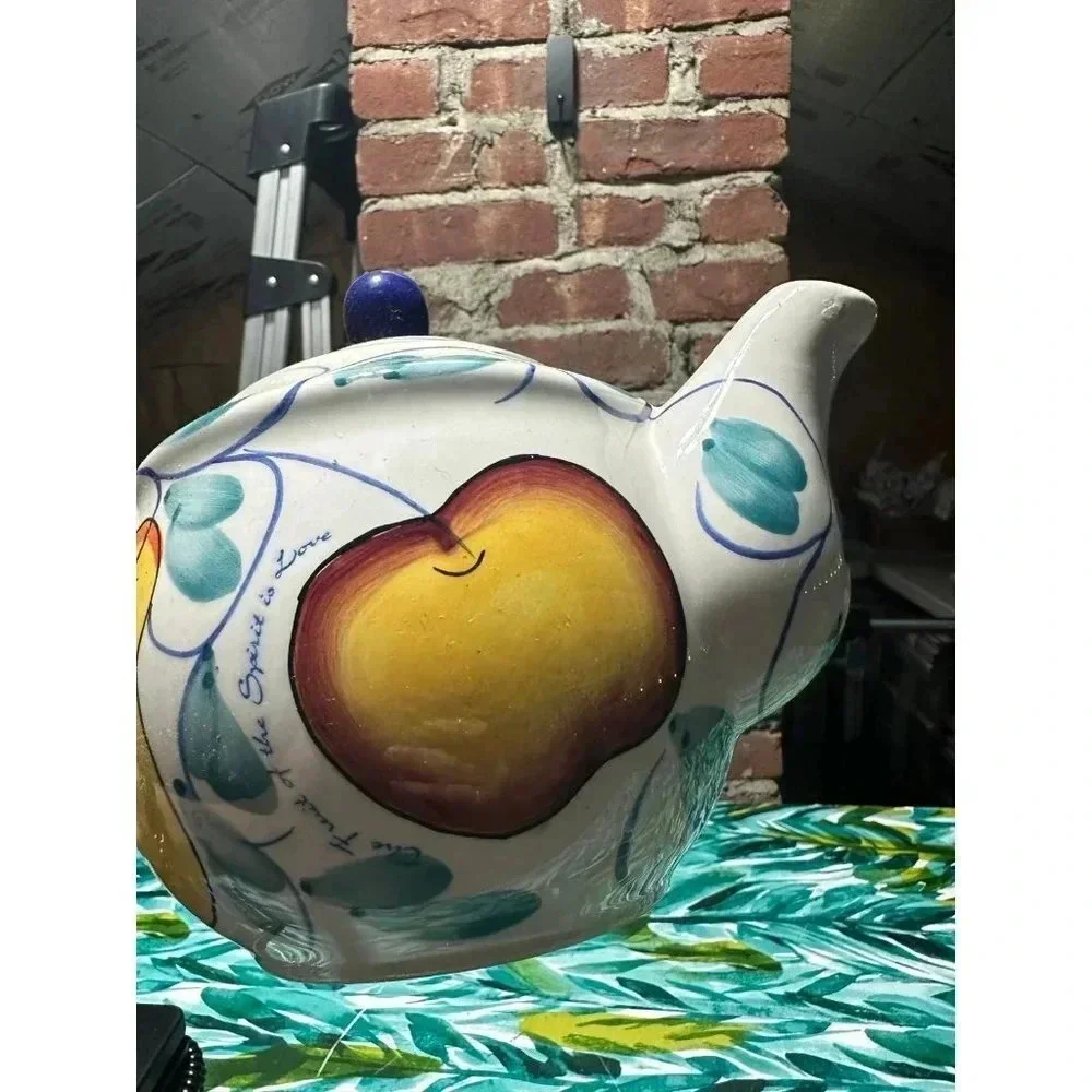 Wang’s International Fruit Teapot